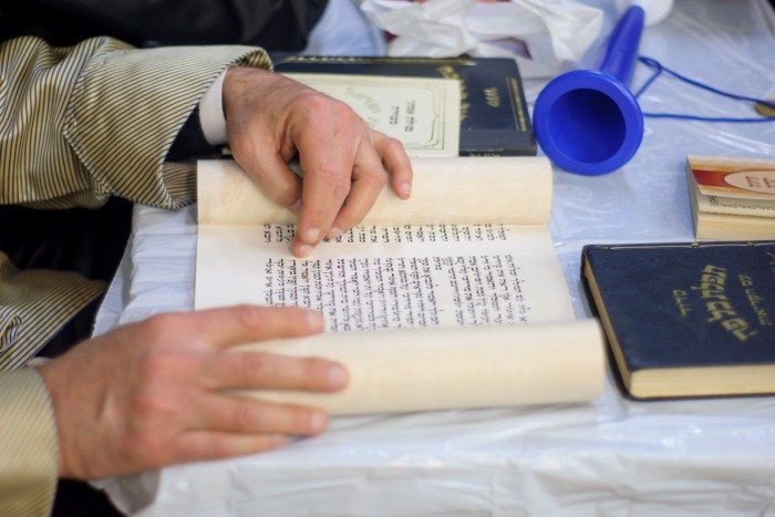 Unique megilla reading at the International Synogogue Purim Extravaganza in Tel Aviv