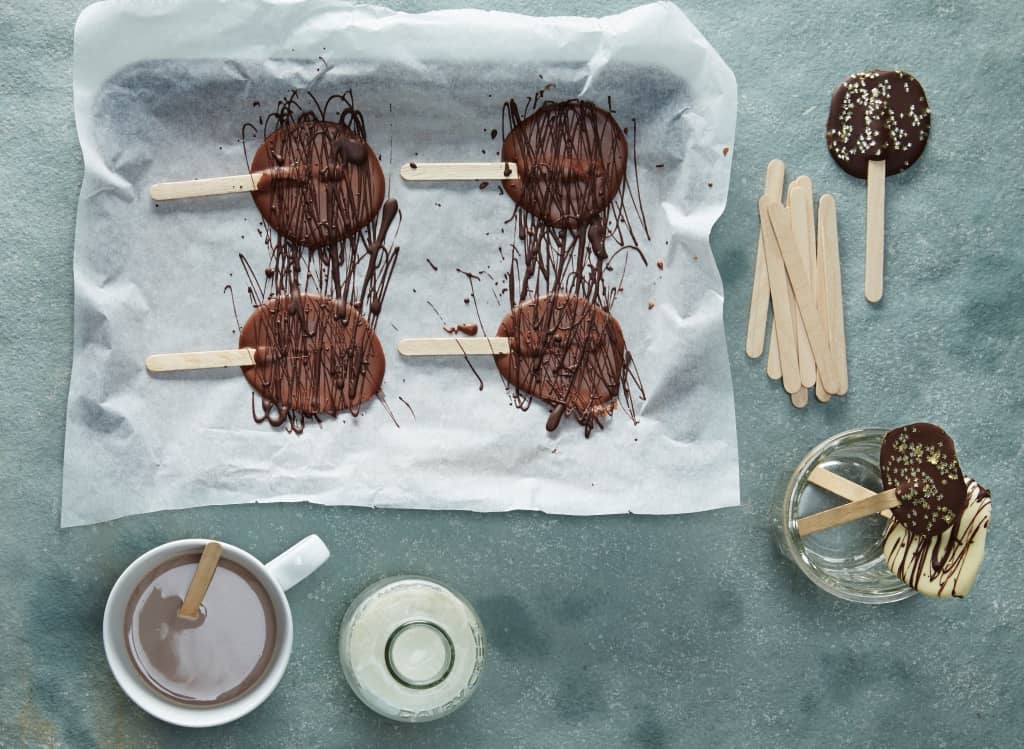 Hot-Chocolate-Lollipops-Rotate (1)